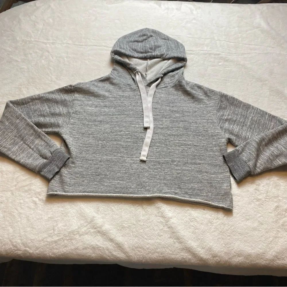 Reflex Gray Cropped Hooded Sweatshirt Size Large